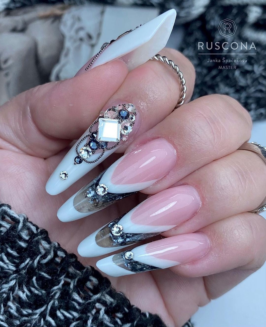 LUXI White