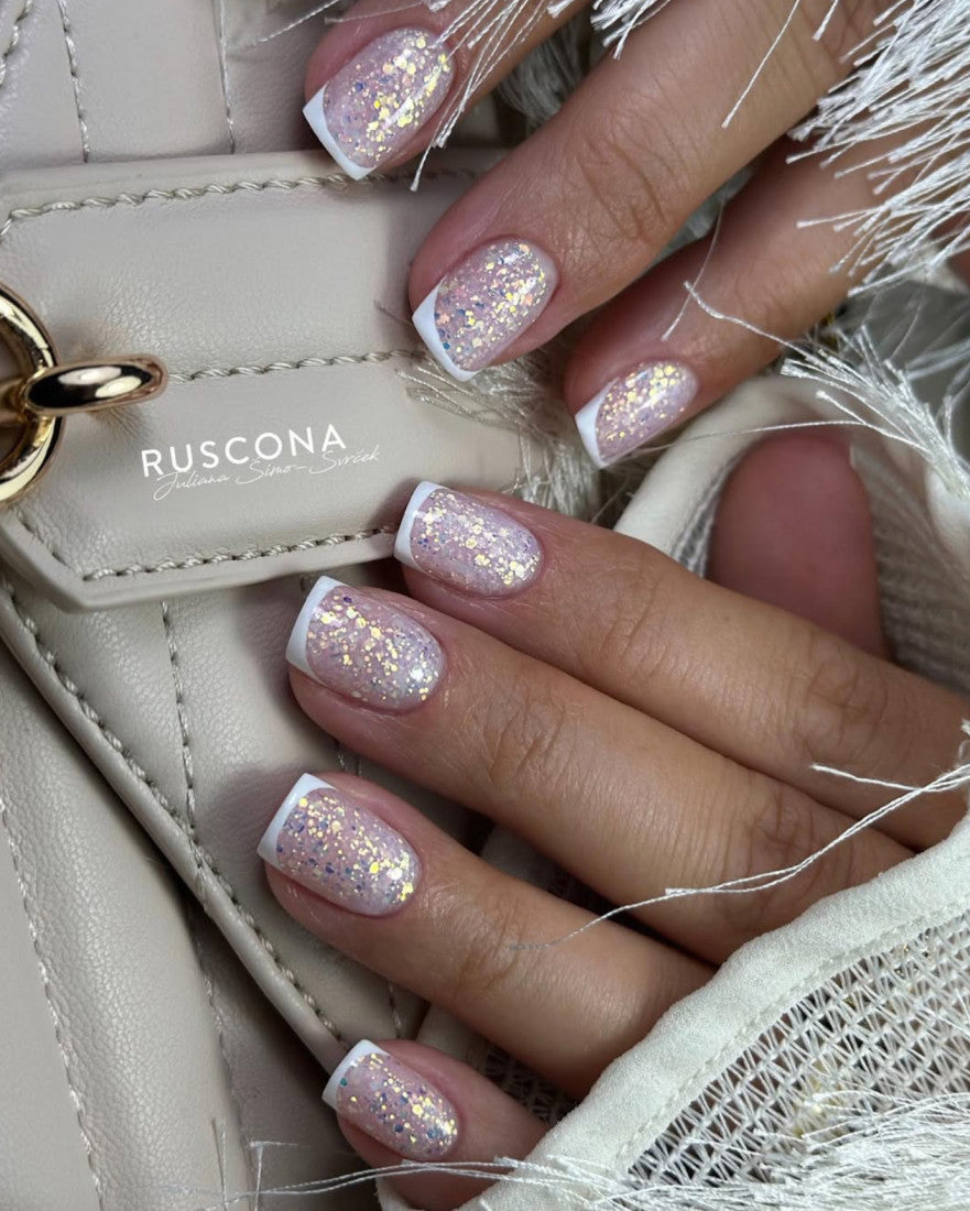 GLOWISH È nata una stella – NO HEMA